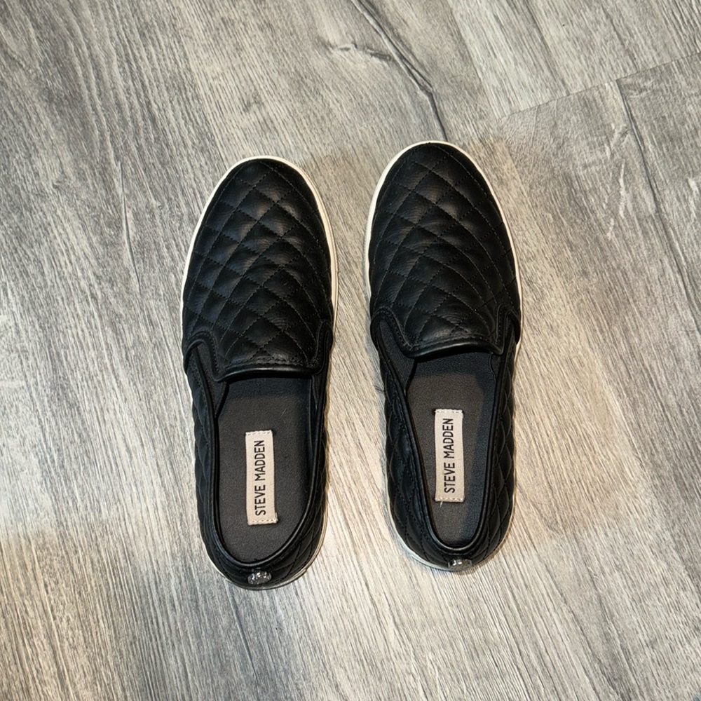 Steve Madden Quilted Black Shoe